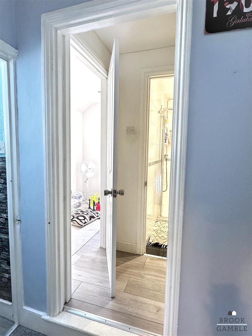 3 Bedroom House - Mid Terrace. Bourne Street in Eastbourne,  13